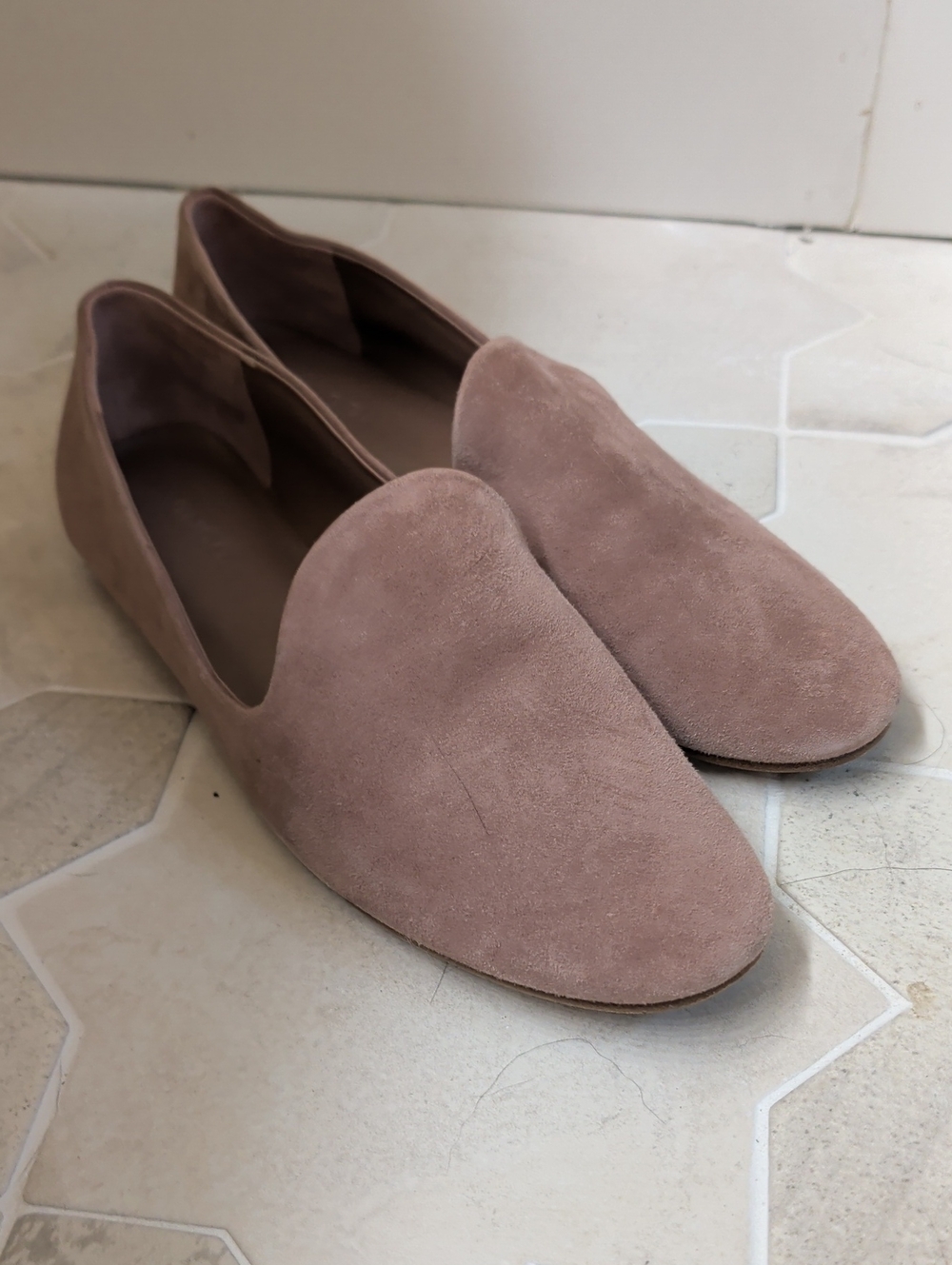 Women’s Suede Vince Camuto Slip-On Flats in Dusty Pink